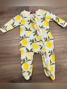 Milkbarn Lemon Print Footie One-Piece - Yellow & Green